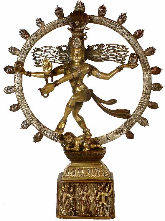 Nataraja: la danseuse cosmique (piédestal gravé d'aspects de Shiva)