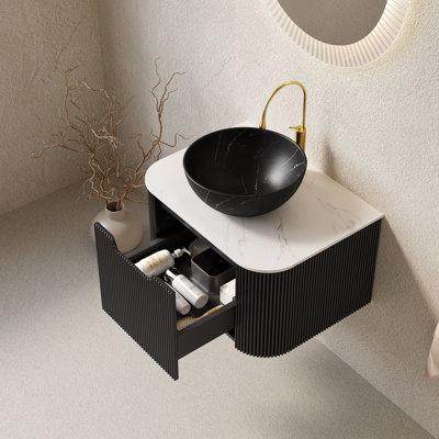 Meuble-lavabo de salle de bain de 24 po avec tiroir, lavabo de salle de bain à bords arrondis avec tiroir, cuve en céramique noir mat et plateau en pierre frittée de Carrare blanc préassemblé, de couleur noire