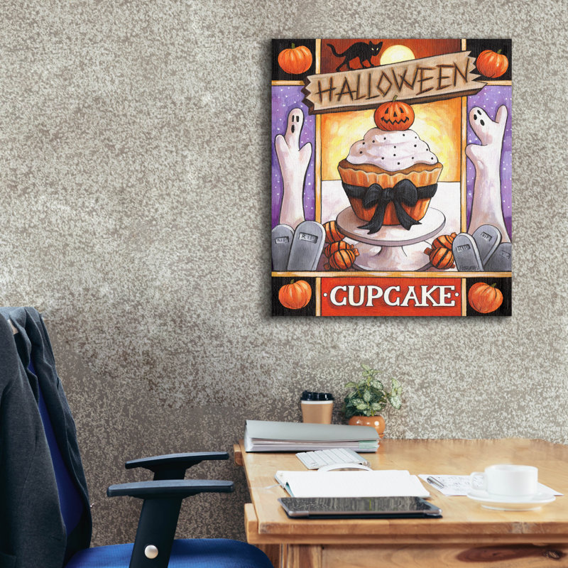 «Halloween Cupcake» par Cathy Horvath-Buchanan, art mural sur toile, H 30 po x l 26 po x P 1,5 po