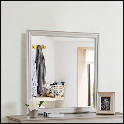 Glory Furniture Lorana G6500-M Traditional Silver Champagne Mirror With Low Distortion Glass And Durable Wood Veneer Frame