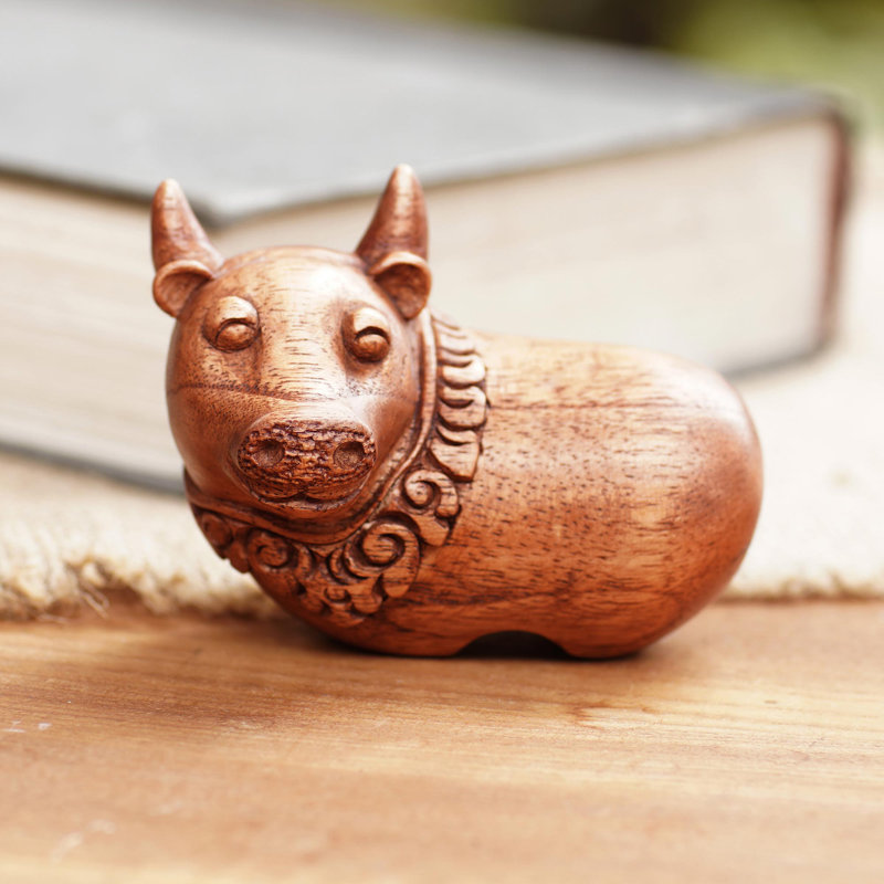 Figurines & Sculptures