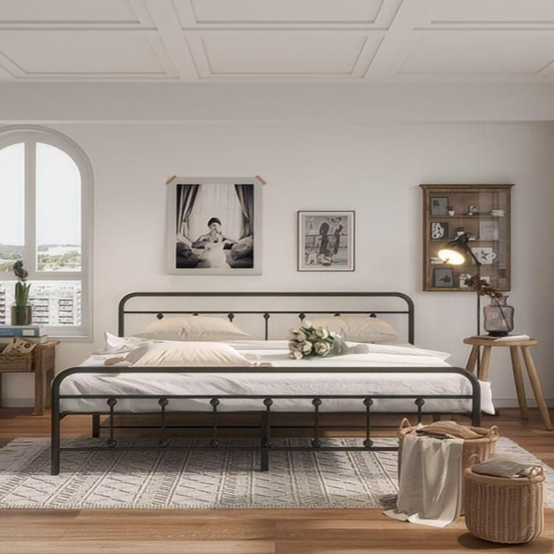 Base de lit en métal Blancha avec tête de lit rétro, aucun sommier nécessaire, Très grand