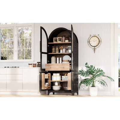 Garde-manger arqué de 71 pouces avec charnière à fermeture en douceur, 4 portes et 1 tiroir caché, idéal pour le rangement dans la cuisine, avec des tablettes de porte à poignées dorées et 2 tiroirs réglables au fini noir