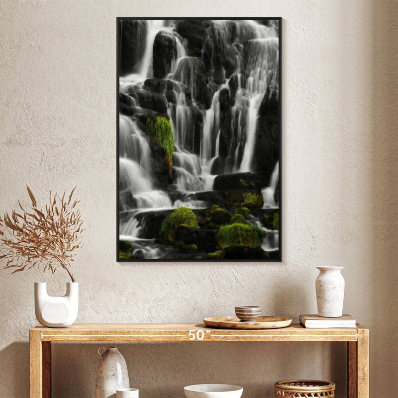 Cascade White Sonority, Cadre flottant noir, 27" X 40"
