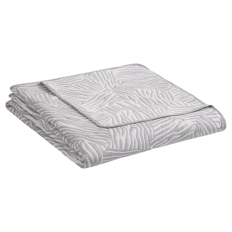 DESIGN STUDIO Abstract Zebra Light Grey 3-Piece Soft Matelasse Jacquard Reversible Cotton Blend Quilt Set