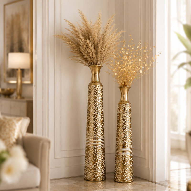 Ensemble de 2 vases floraux effilés en métal doré pour la décoration intérieure, centre de table moderne élégant, 17,7 x 17,7 x 106,7 cm et 17,7 x 17,7 x 95,3 cm