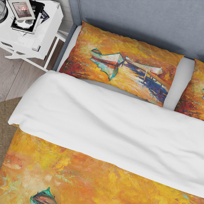 Petit bateau pendant un coucher de soleil chaud et orange - Ensemble de housse de couette nautique - Polyester en microfibre