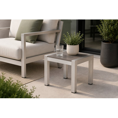 Table d'appoint extérieure carrée en métal l 16 po x P 16 po Aynura