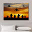Silhouette de soldat de l'armée russe au coucher du soleil-94537643