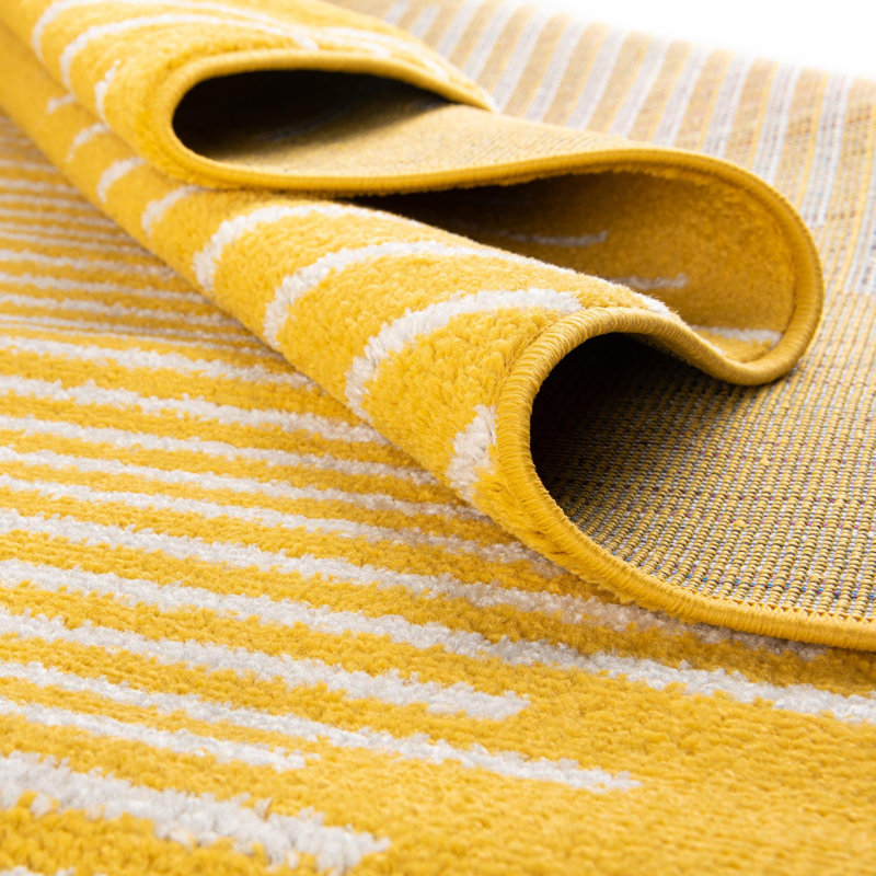 Tapis géométrique jaune en polypropylène tissé à la machine, Tapis de couloir 2 pi x 5 pi 1 po