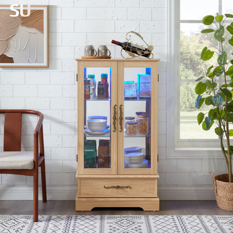 Vitrine lumineuse en verre avec tablettes réglables, lumières DEL et conception élégante pour un rangement et une présentation polyvalents