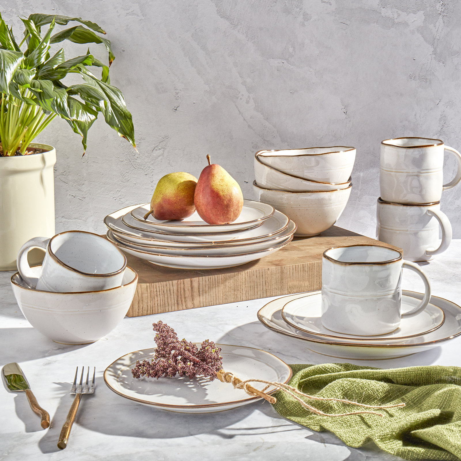 Arda Stoneware Dinnerware Set