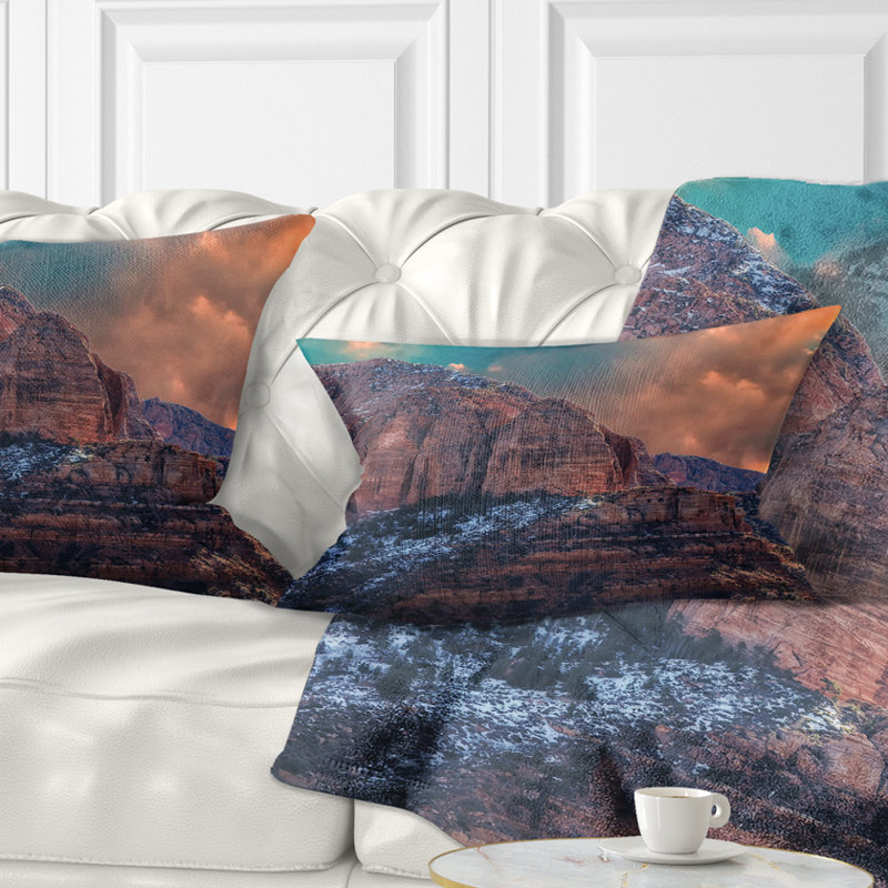 Coussin à imprimé paysage rouge Red Rock Under Sunrise Sky