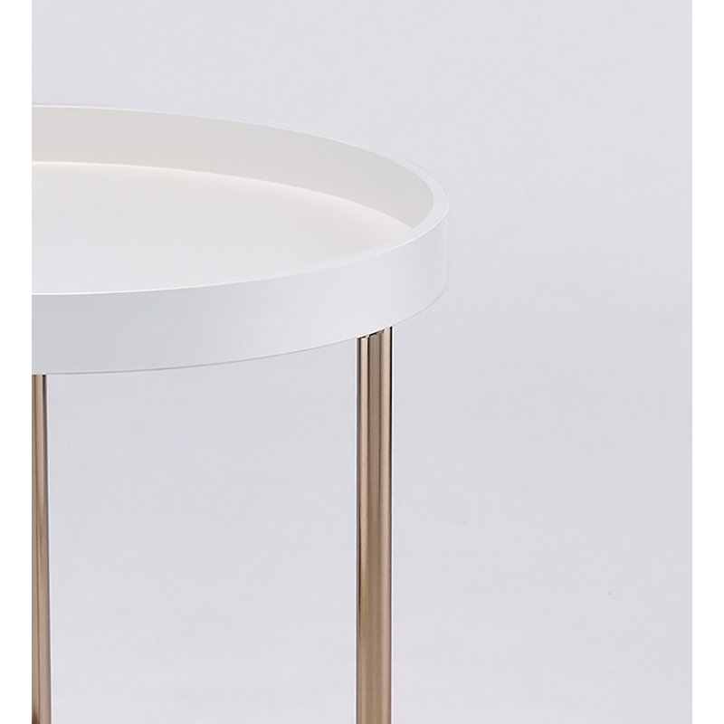 Élégante table de bout en MDF avec base en acier inoxydable doré, parfaite pour les maisons modernes et facile à assembler