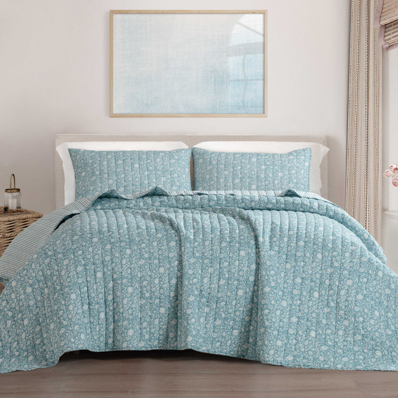 Wonderful Schautz Cotton Voile Quilt Set 3 Piece Bedding Set, Blue Floral, King Quilt + 2 King Shams