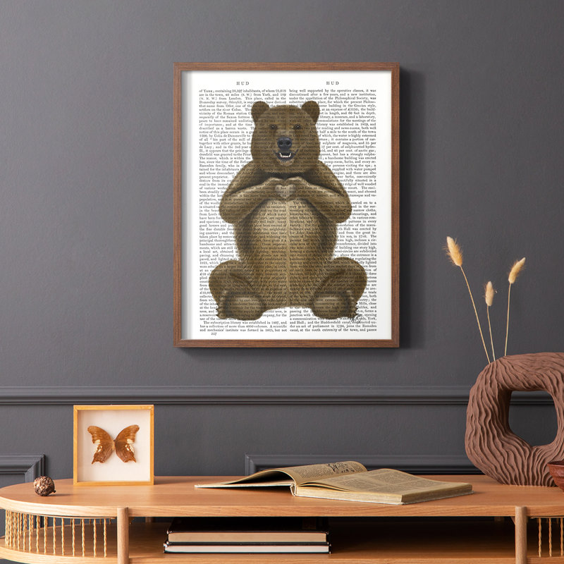 «Bear and Hand Heart», reproduction encadrée - bois massif, Brun, H 14 po x l 11 po