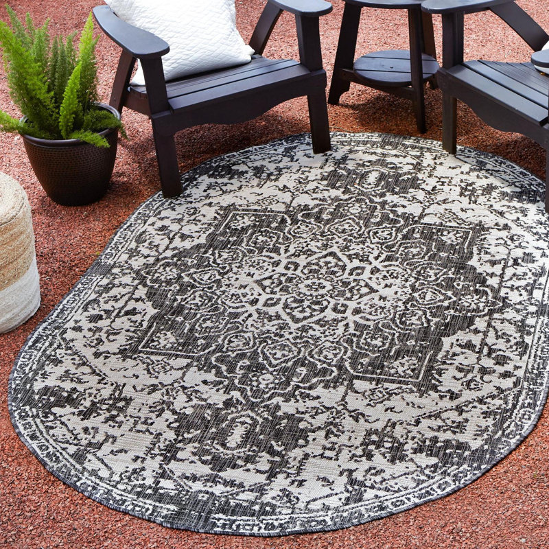 Tapis intérieur / extérieur Amada, Ovale 5 pi 3 po x 8 pi