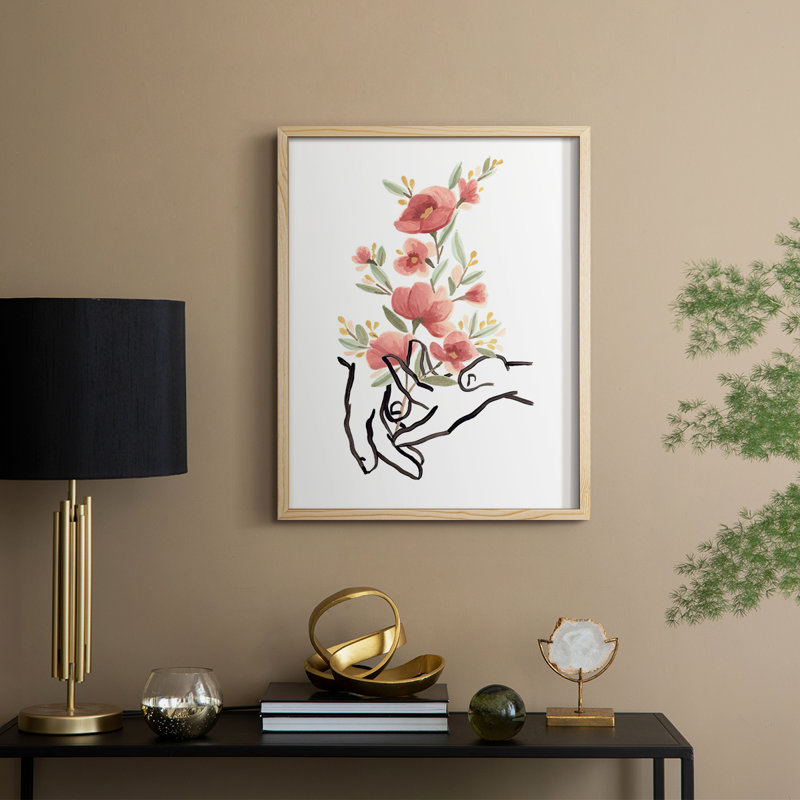 «HandsAndFlowers II», reproduction encadrée - bois massif, Naturel, H 11 po x l 9 po