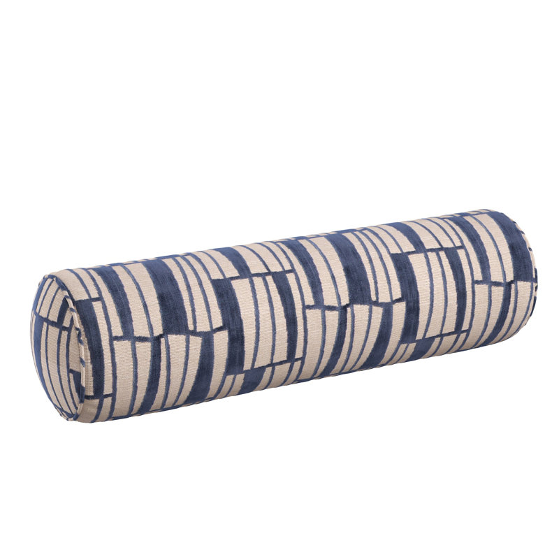 Coussin Xavier, H 8 po x l 24 po