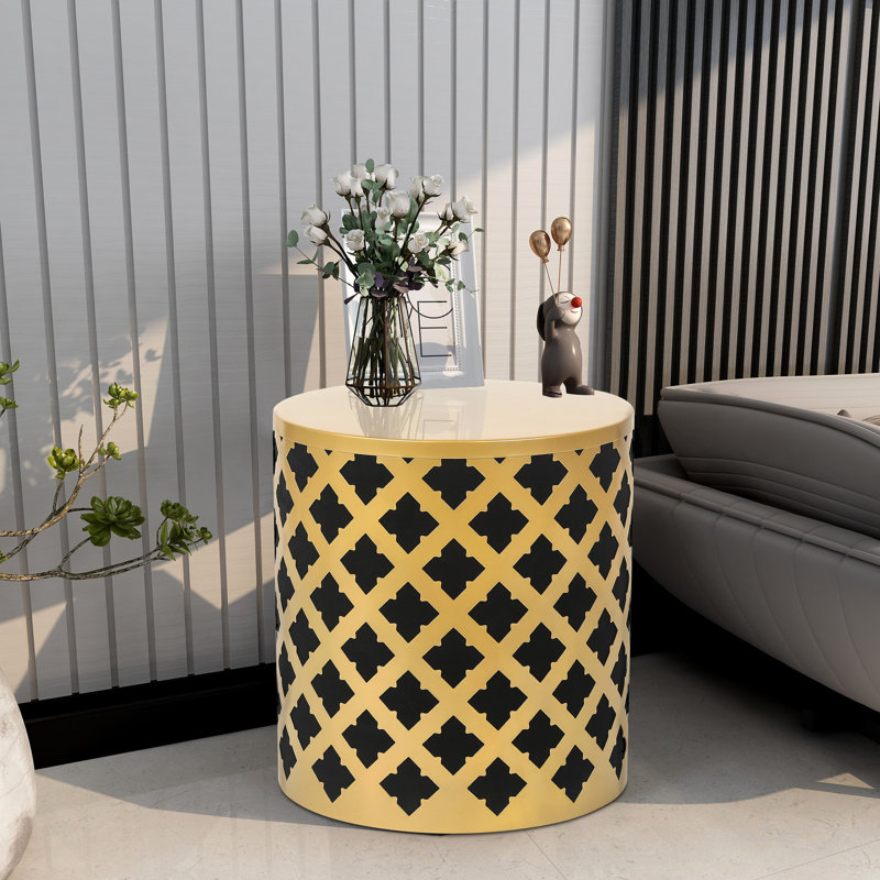 Ensemble de tables de bout en fer