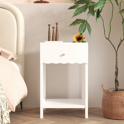 Table de chevet blanche moderne avec tiroir et tablette ouverte, table de chevet festonnée pour chambre à coucher, table d'appoint minimaliste mignonne pour chambre d'enfant ou de fille