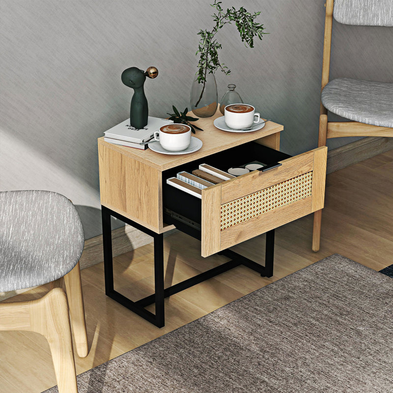 Table de chevet en bois manufacturé