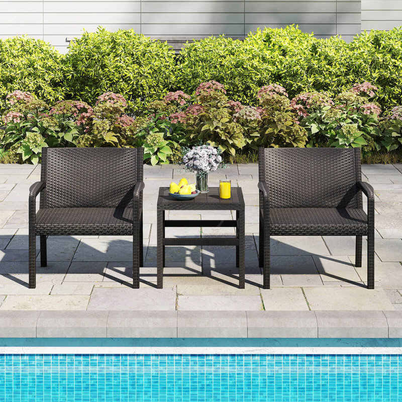 Ensemble de meubles de patio 3 pièces avec 2 fauteuils modernes en rotin et table d'appoint Squire de 25 po noir
