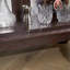 Élégante armoire vitrée avec portes en verre trempé, lumière DEL, panneau arrière en miroir et tablettes réglables - rangement parfait pour la maison et le bureau-2105359133