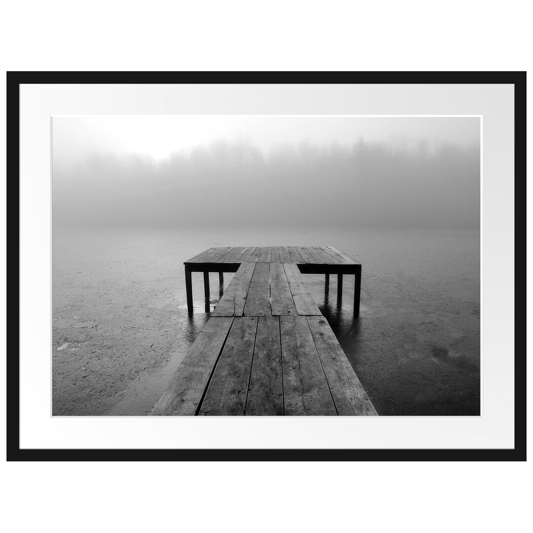 Gerahmtes Poster Steg am See Nebel