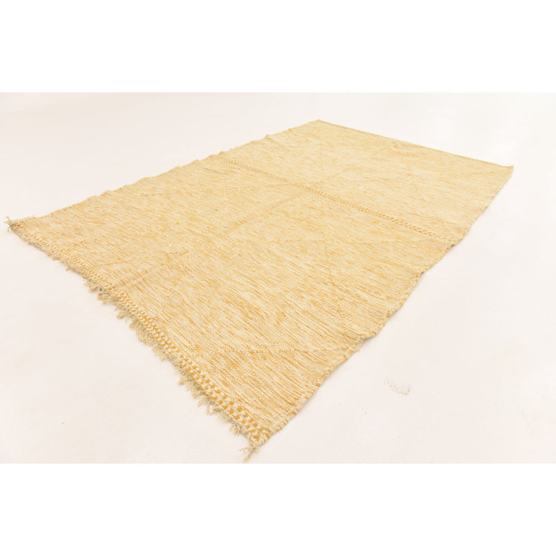 Tapis jaune Kalmanovitz