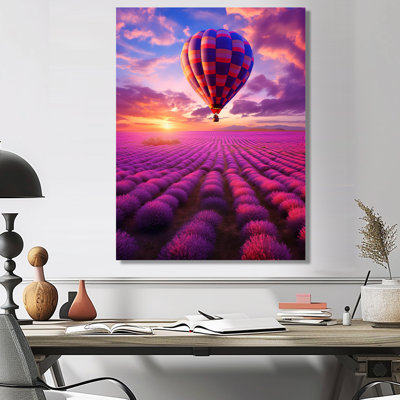 Ballon carré survolant des champs de lavande - montgolfière, salon d'art mural