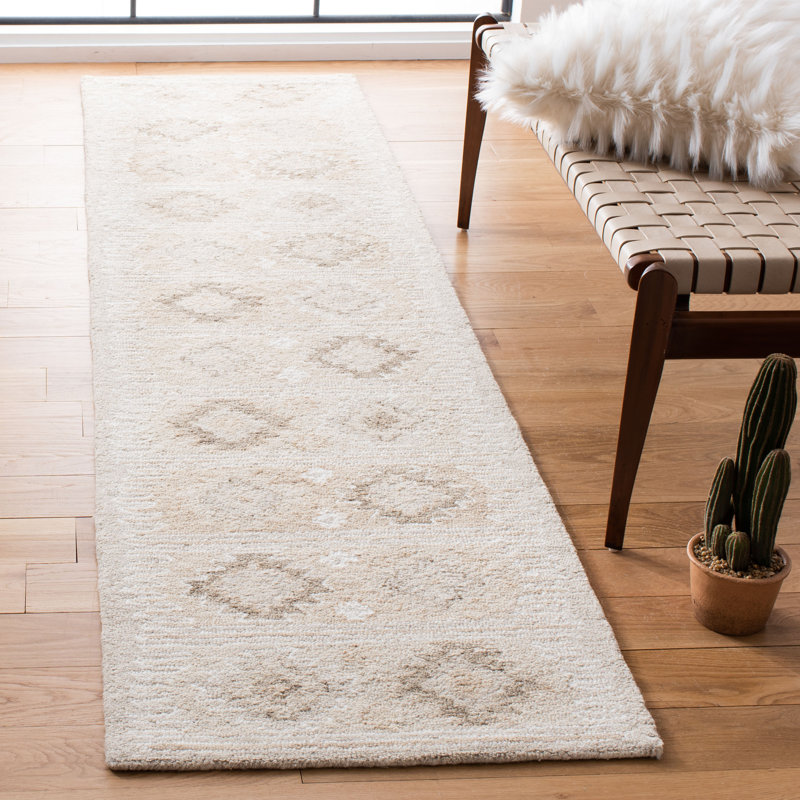 Tapis beige en laine touffeté à la main à motif géométrique Yazmin, Tapis de couloir 2 pi 3 po x 9 pi