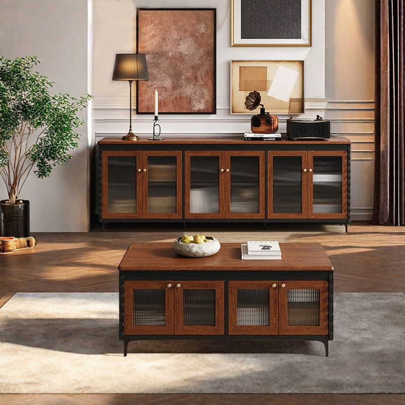 Table basse de style français jumelée à un meuble télé