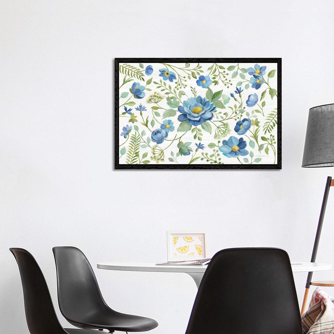 Botanical Blue I von Silvia Vassileva - Galerie-verpackte Leinwand Giclée