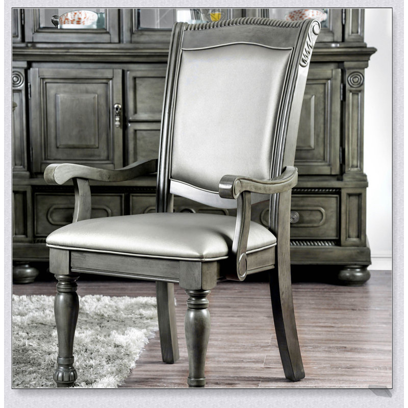 Élégante chaise d'appoint rembourrée avec un design ergonomique pour une salle à manger confortable et une durabilité durable