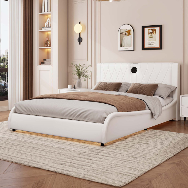 Lit plateforme tapissier en similicuir avec haut-parleurs Bluetooth et lumière DEL RVB, Blanc, Très grand