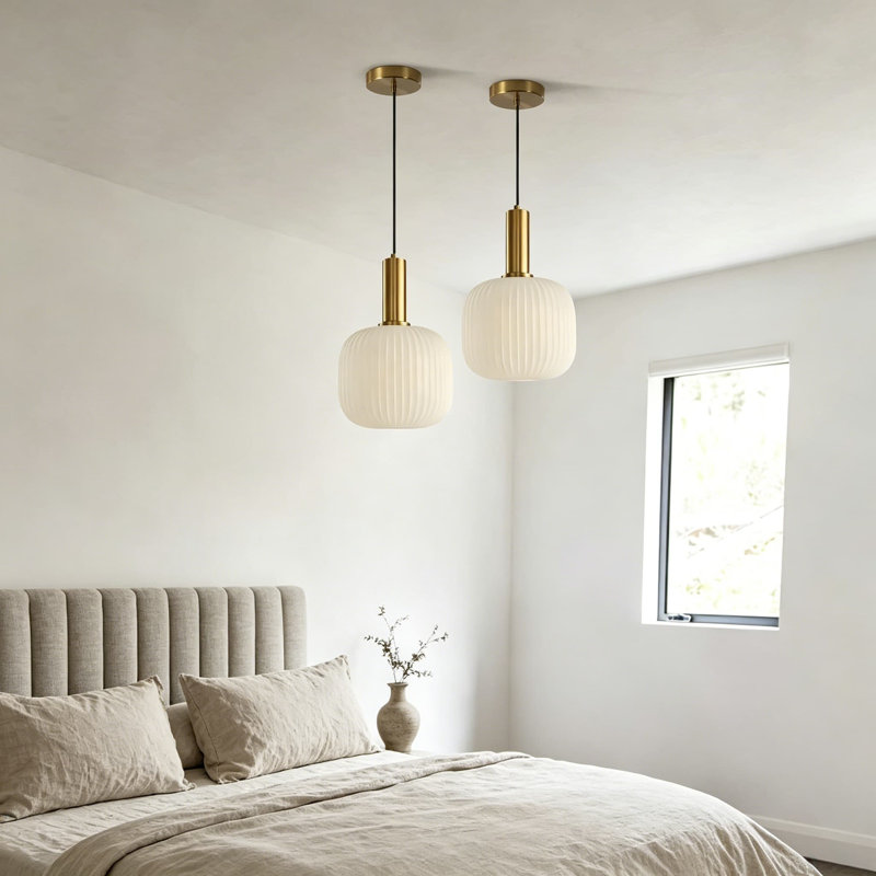 Luminaire suspendu moderne en laiton avec abat-jour en verre blanc lait, lampe à hauteur réglable de 7,9 pouces pour îlot de cuisine, salle à manger, vestibule, couloir