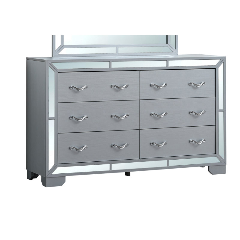 Bellomy 6BE51AE292744F5D9D3EA640CA43C694 Dresser , Silver
