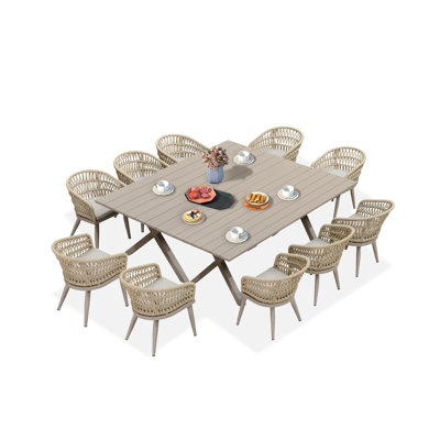 Ensemble de salle à manger d'extérieur en osier pour 10 personnes, table rectangulaire avec coussins