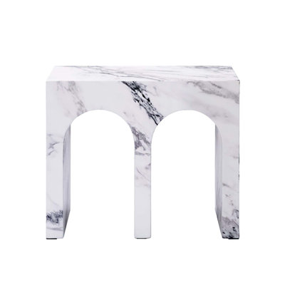 Petite table de bout pratique, style moderne et polyvalente