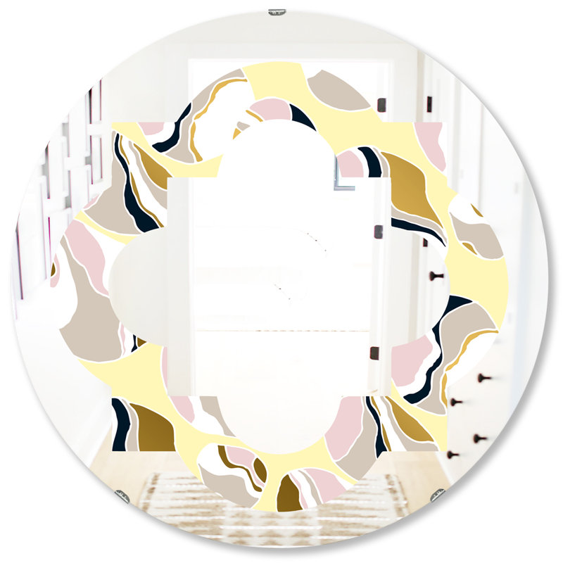 Miroir mural Quatrefoil Glam, H 23,6 po x l 23,6 po, Ornement ondulé avec éléments décoratifs
