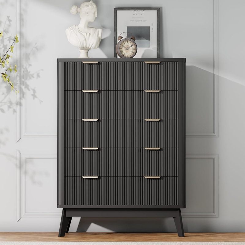 Fluted 5-Drawer Dresser 31.5'' Wide Wood Chest With Metal Handle, Black