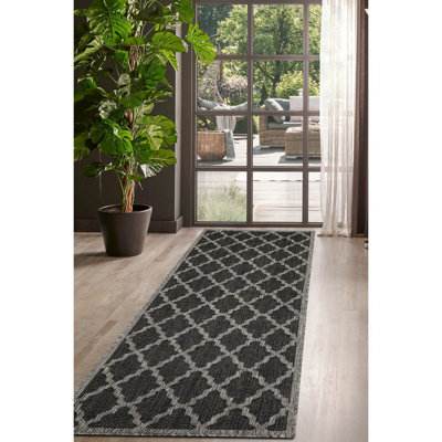 Sigrith Geometric Area Rug