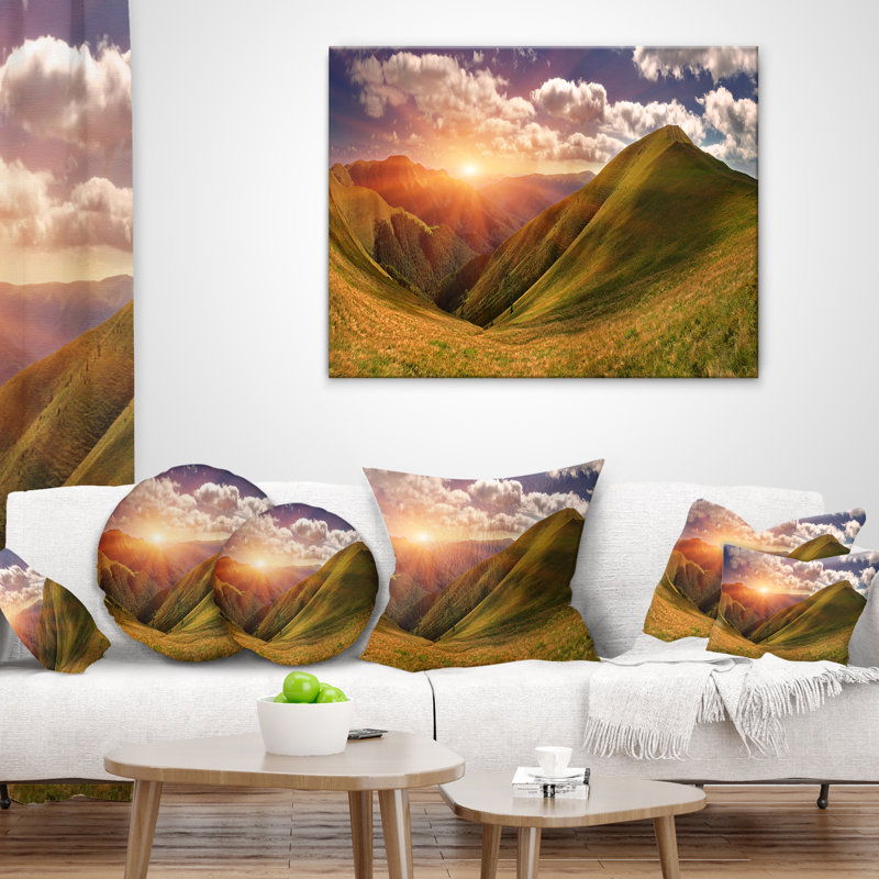 Oreiller paysager de soleil sur montagnes, 16 po x 1 po