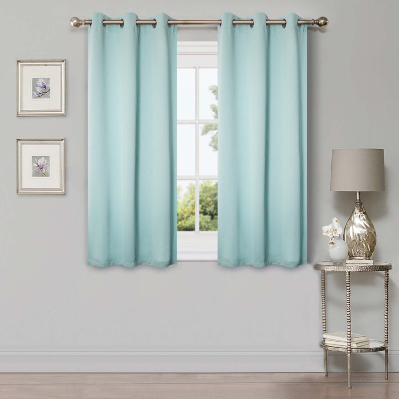Paire de rideaux obscurcissant avec œillets Millendon, L 52 po x L 63 po, Lys vert