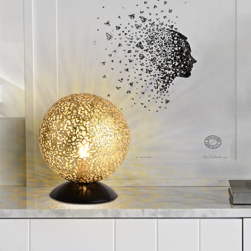 Lampe de table en métal Hollowed Ball