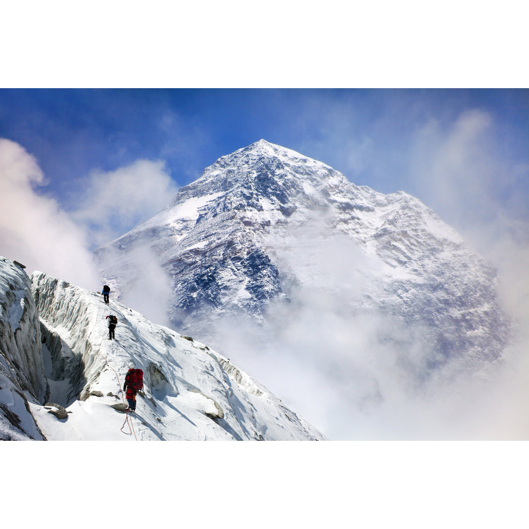 Leinwandbild Mount Everest mit Bergsteigergruppe