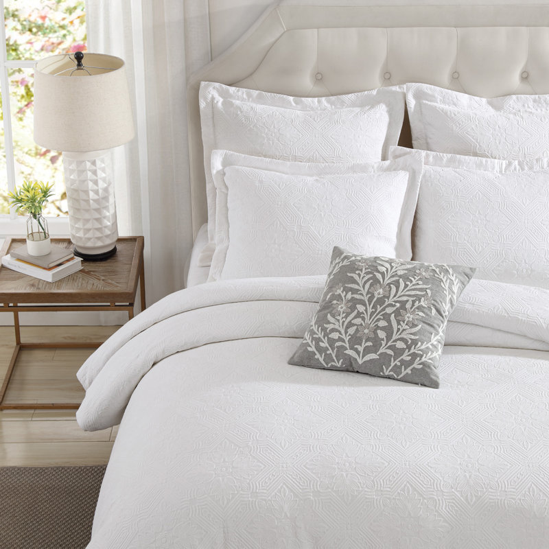 Matelasse Bright White Full/Queen Duvet Set