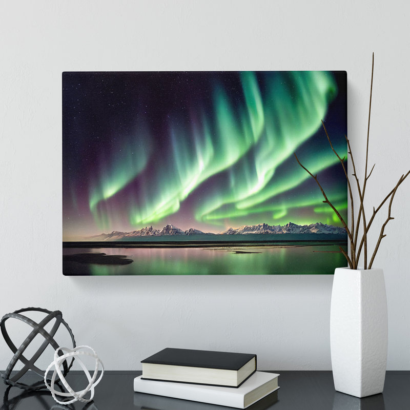 Magnetic Northern Lights - Wrapped Canvas