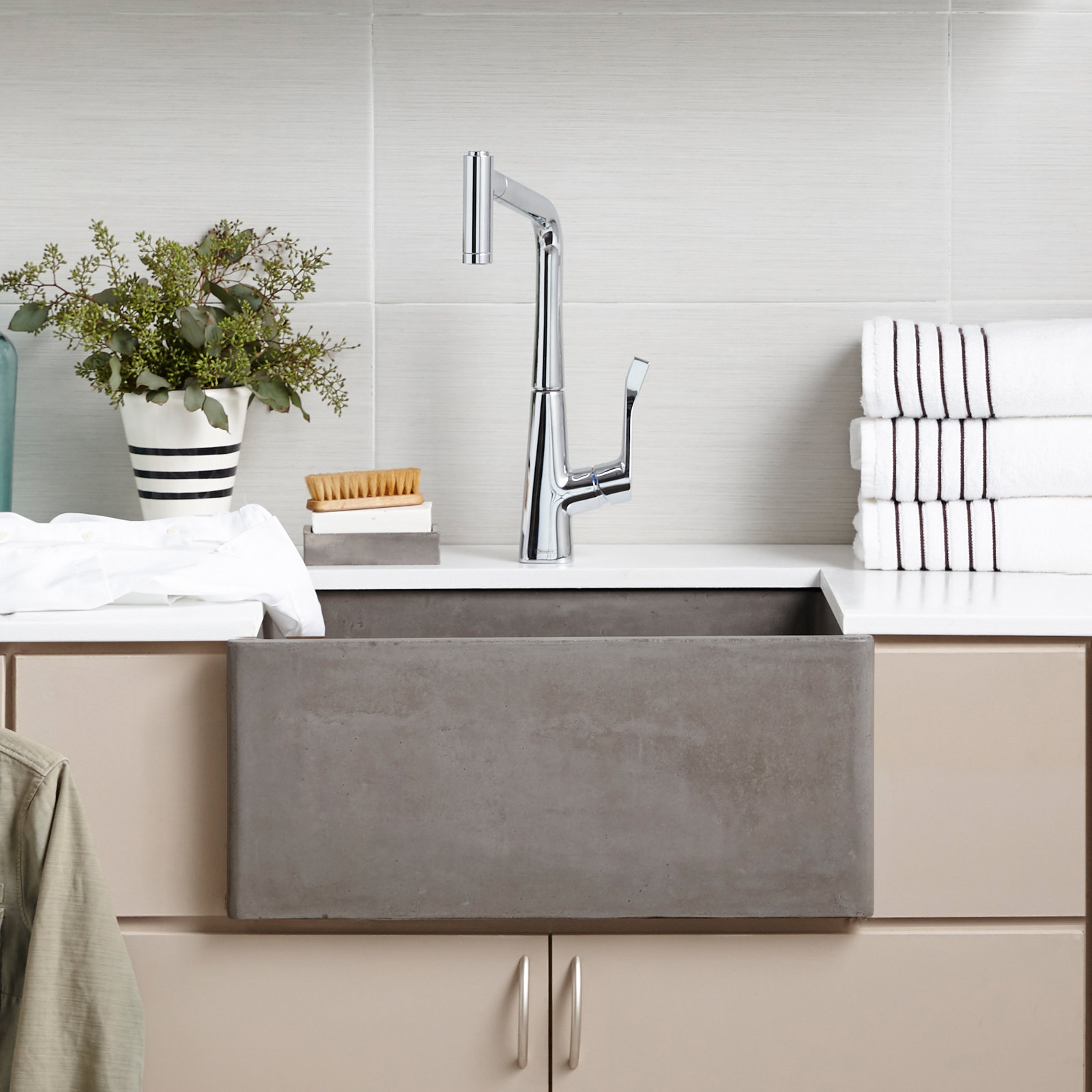 NativeStone® Concrete 24" L x 18" W Farmhouse Kitchen Sink, Ash